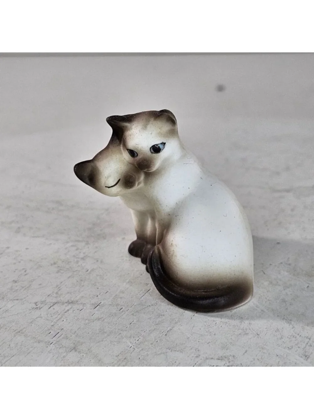 Vintage George Good Siamese Cats Cuddling Pair Miniature Figurine 1986 by Fabriz